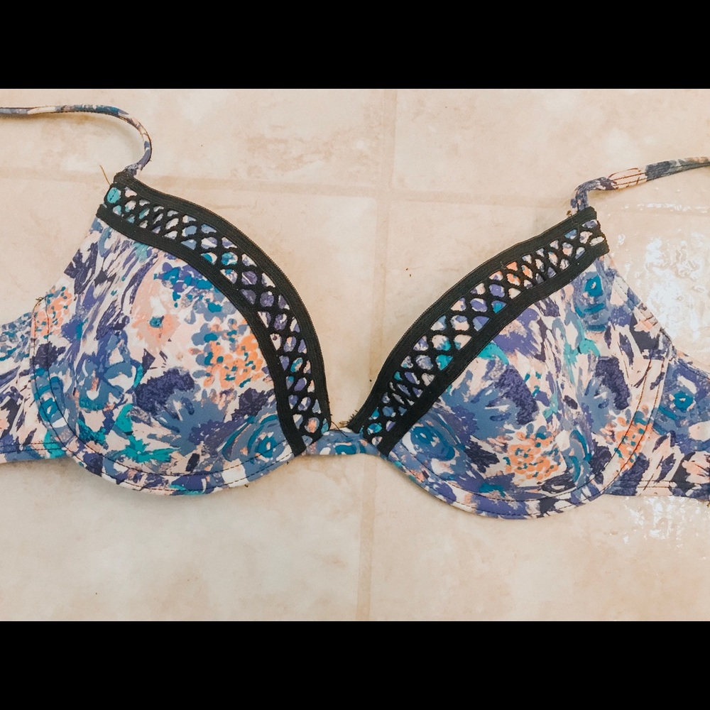 H&M swim bikini top